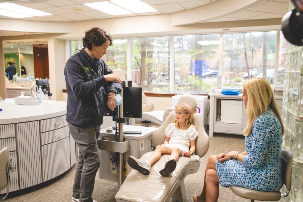 Braces vs. Clear Aligners: A Complete Comparison Guide